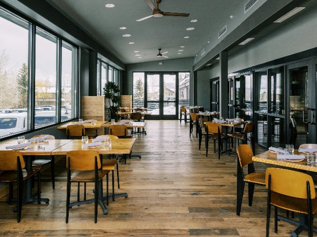 Versante Hearth and Bar Sunroom